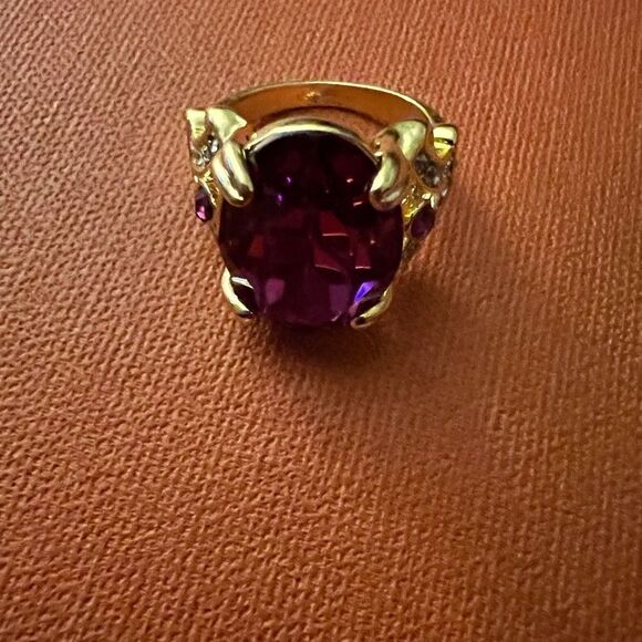 ♥️ NEW ruby red crystal cocktail ring ♥️ - Picture 5 of 6